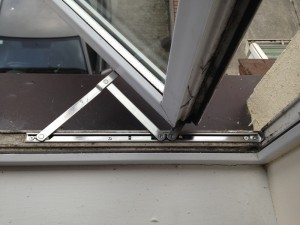Broken-upvc-window-hinge-repair-liverpool